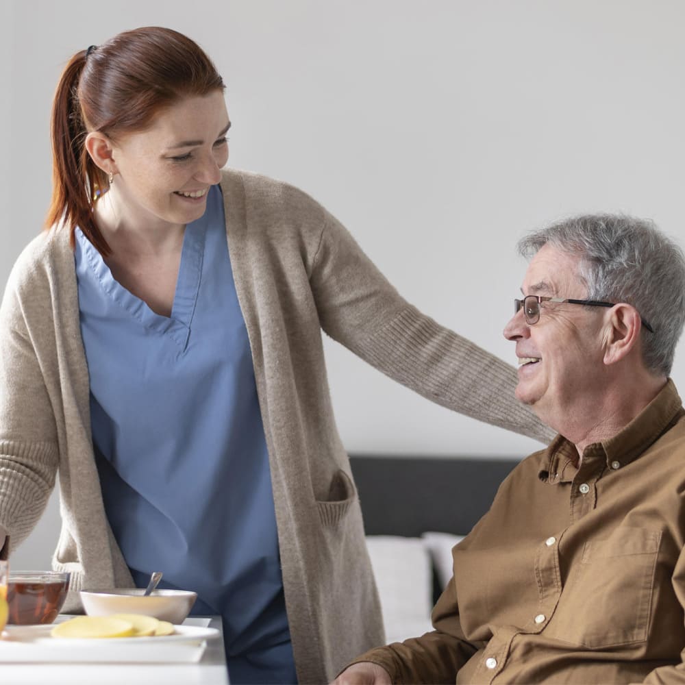 Mettre en place des soins à domicile pour personnes âgées