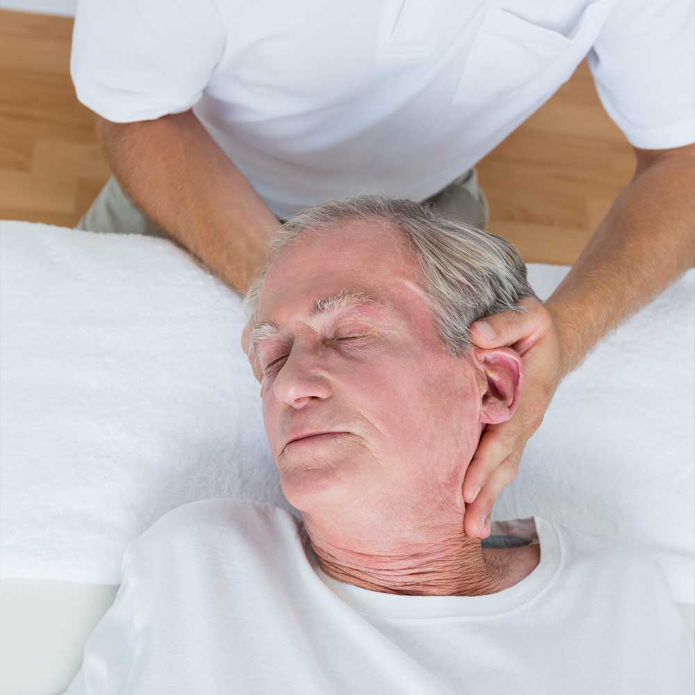 Les bienfaits des massages pour personnes âgées